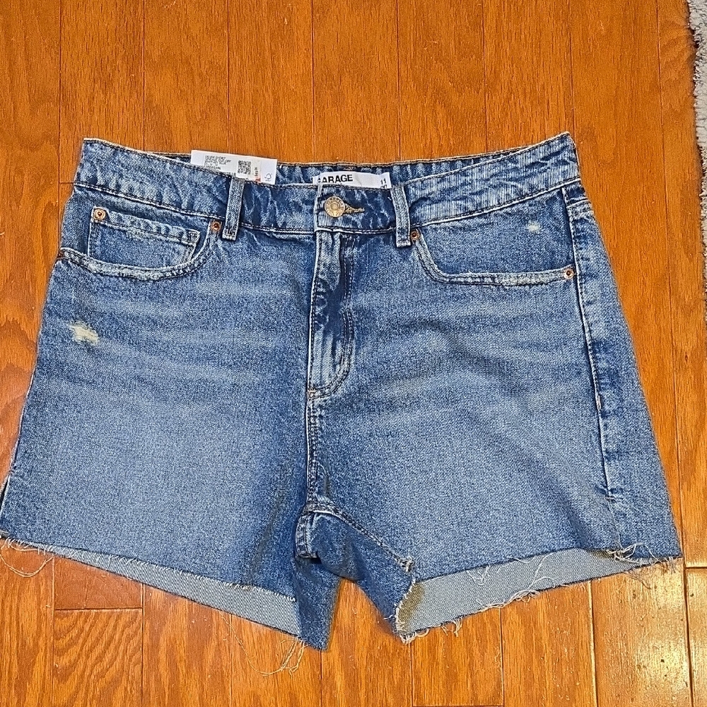 Garage Classic Blue Jean Shorts Size 11/30 NWT